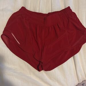 lululemon athletica Hotty Hot Low-Rise Lined Short 2.5"